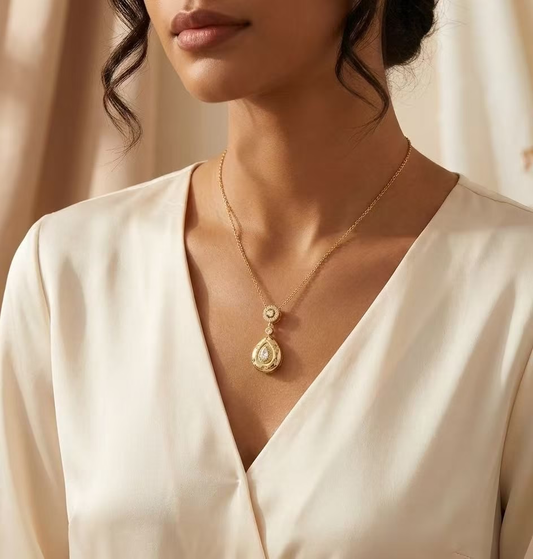 Collar grande de circonita cúbica en forma de lágrima