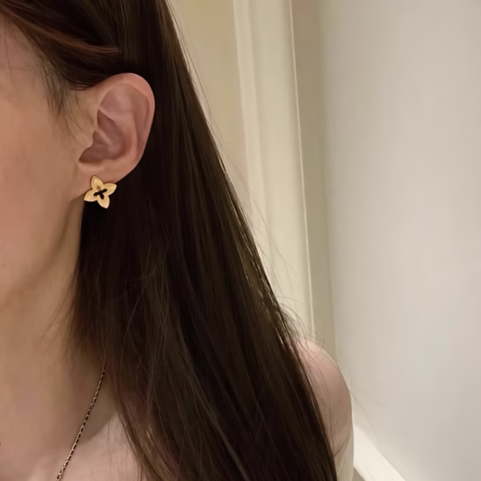 Aretes de plata esterlina 925 de lujo con flor de cuatro pétalos