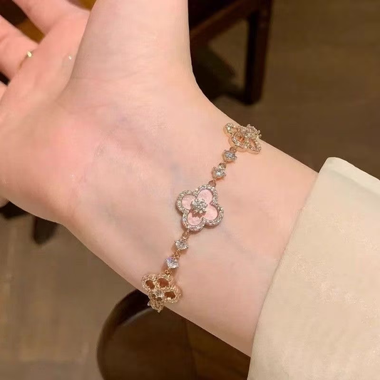 Pulsera floral rosa de circonita