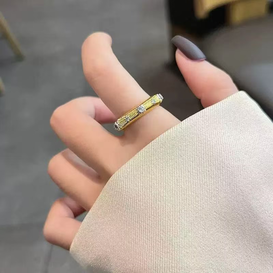 Anillo de plata de ley 925 texturizado de banda abierta