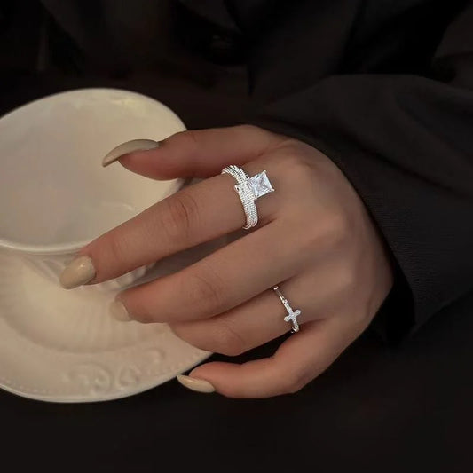 Anillo de tejido de cristal cuadrado