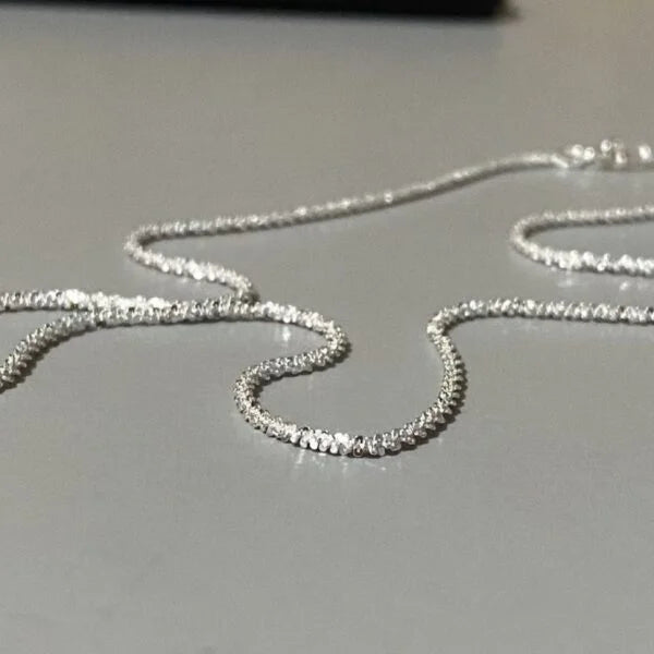 Collar de moda minimalista