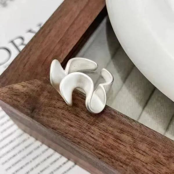 925 Sterling Silver Wavy Skirt Nubuck Ring