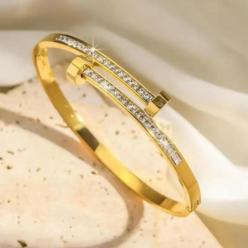 Pulsera con circonitas cúbicas