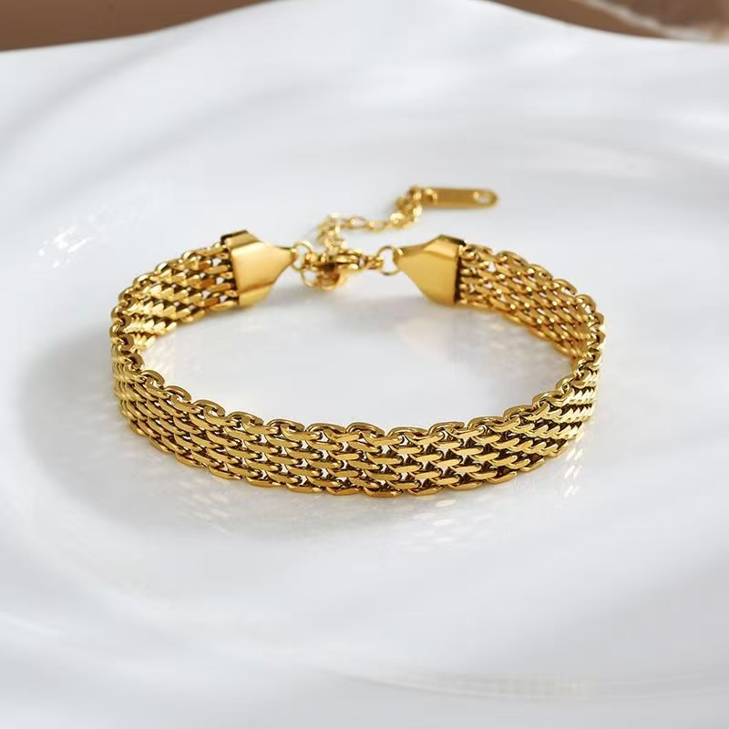 Bracelet en maille tressée tendance