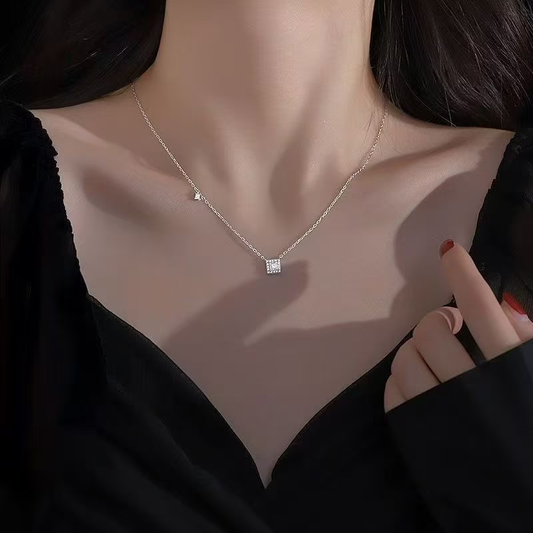 Collar de plata de ley 925 con circonita incrustada