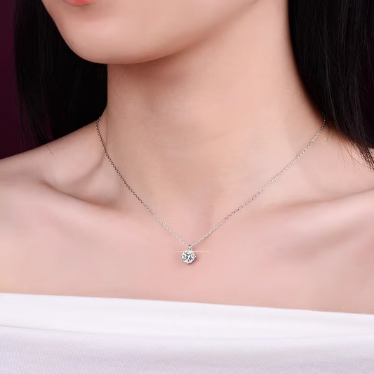 Collar de moissanita con colgante redondo de plata 999