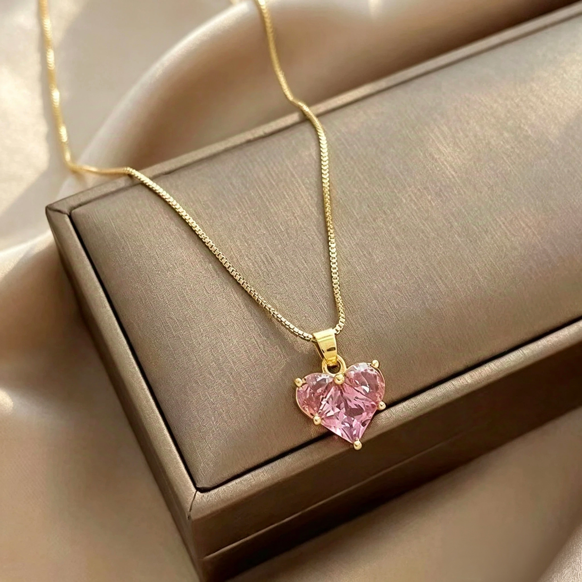 Graceful Heart Set (Earrings / Necklace)