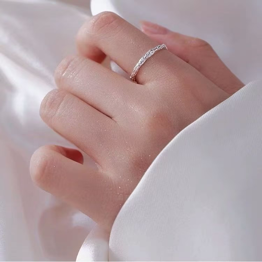 Anillo Abierto Texturizado de Lujo