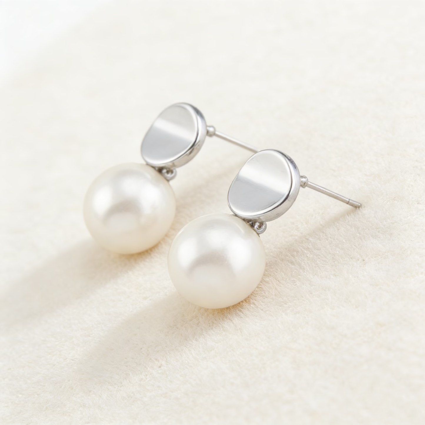 Echo Pearl Earrings