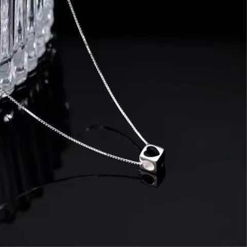 Collar de plata de ley 925 con corazón negro cuadrado