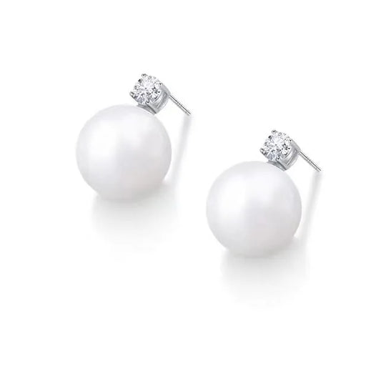 Elegantes pendientes de perlas con acentos de diamantes