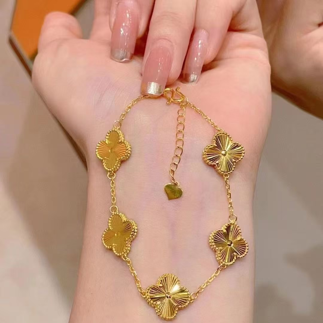 Five-Flower Gold Bracelet