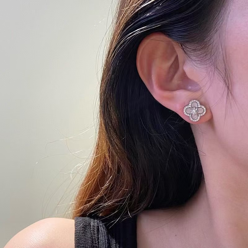 Light Luxury Blossom Earrings