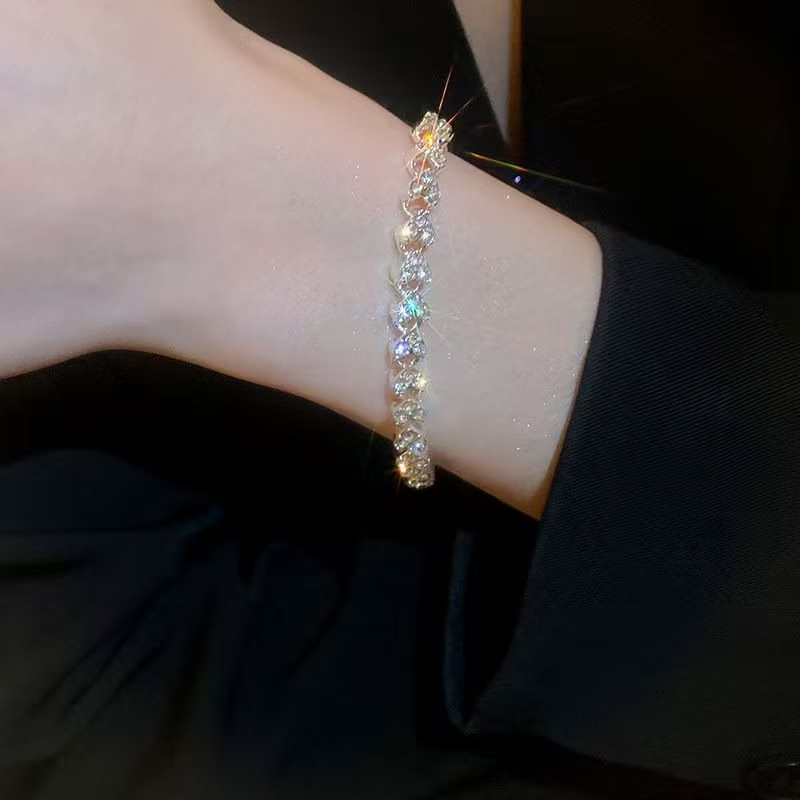 Pulsera romana con diamantes incrustados de estilo lujo ligero