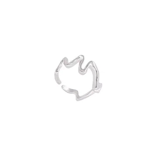 Anillo de Plata de Ley 925 con Línea Ondulada