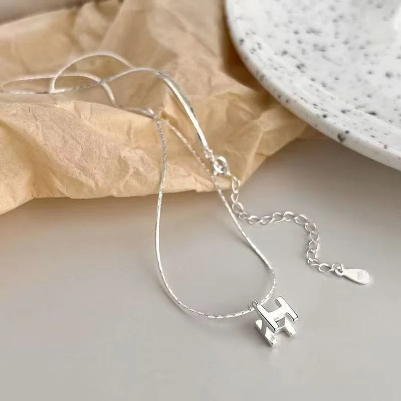 Collier en argent sterling 925 lettre H tridimensionnelle