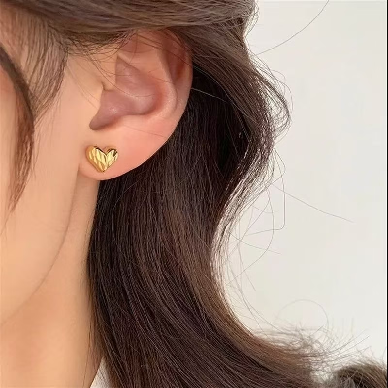 925 Sterling Silver Ripple Love Stud Earrings
