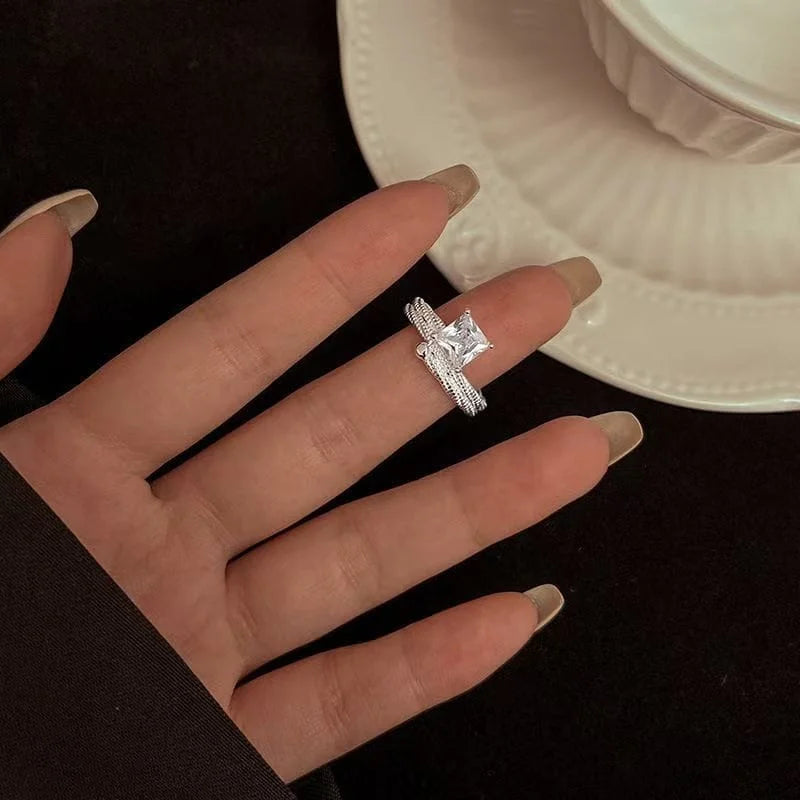 Bague Tissée en Cristal Carré