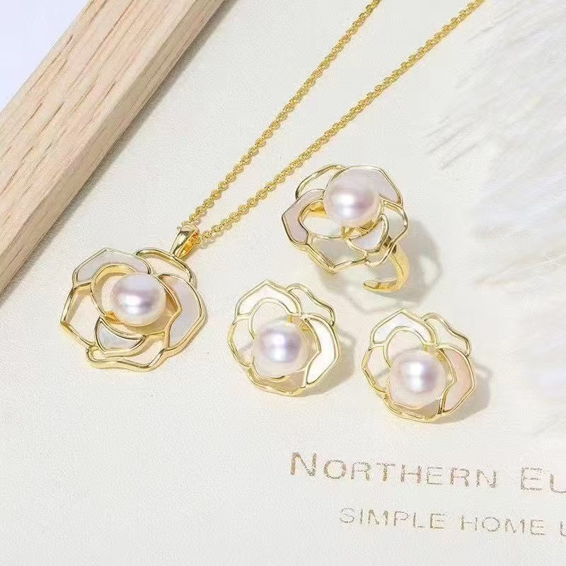 Boucles d'oreilles en camélia léger luxe