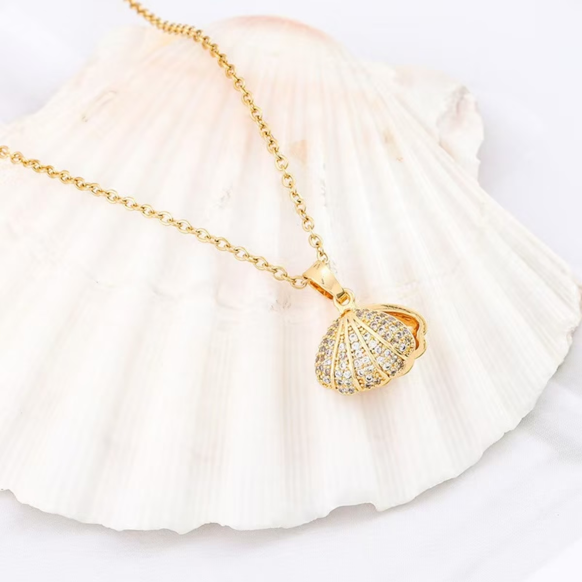 Seashell Pearl Necklace
