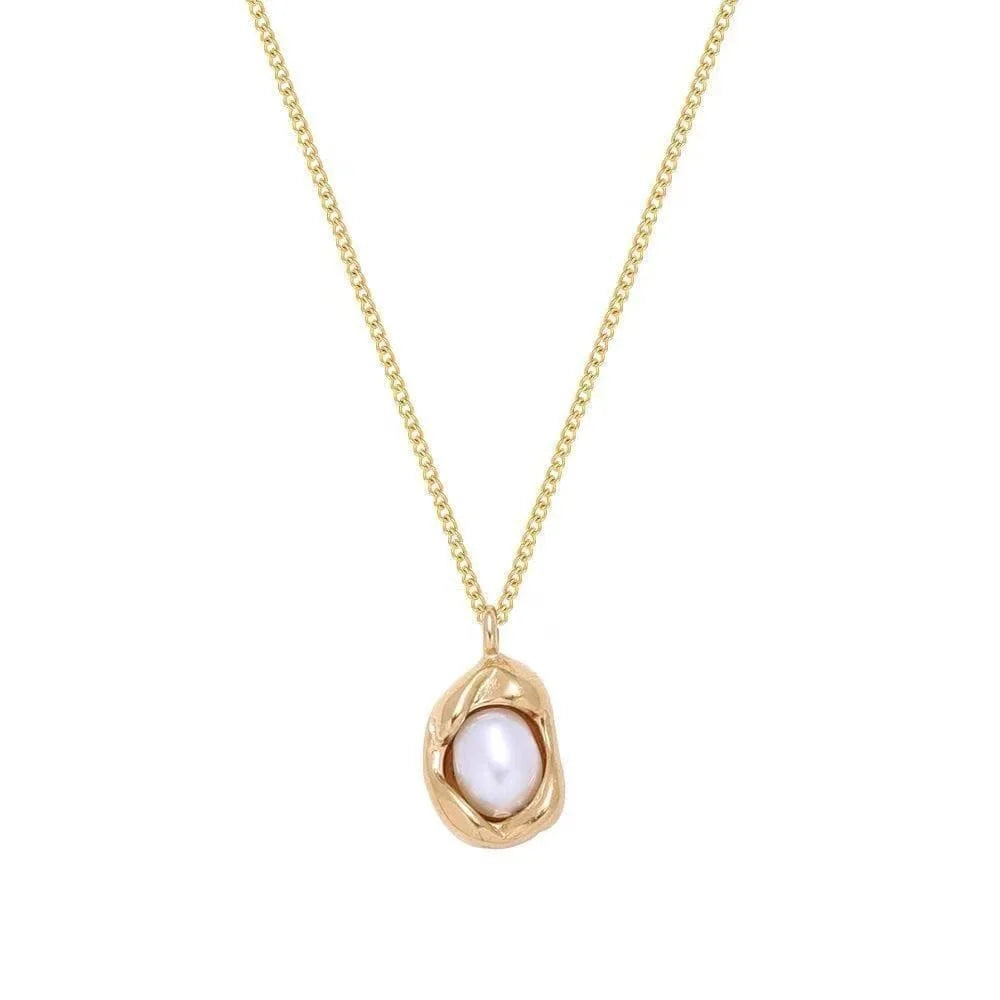 Collar chapado en oro con perla irregular ovalada