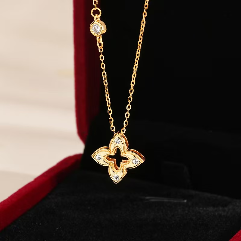 Collar floral de plata de ley 925 con trébol de cuatro hojas