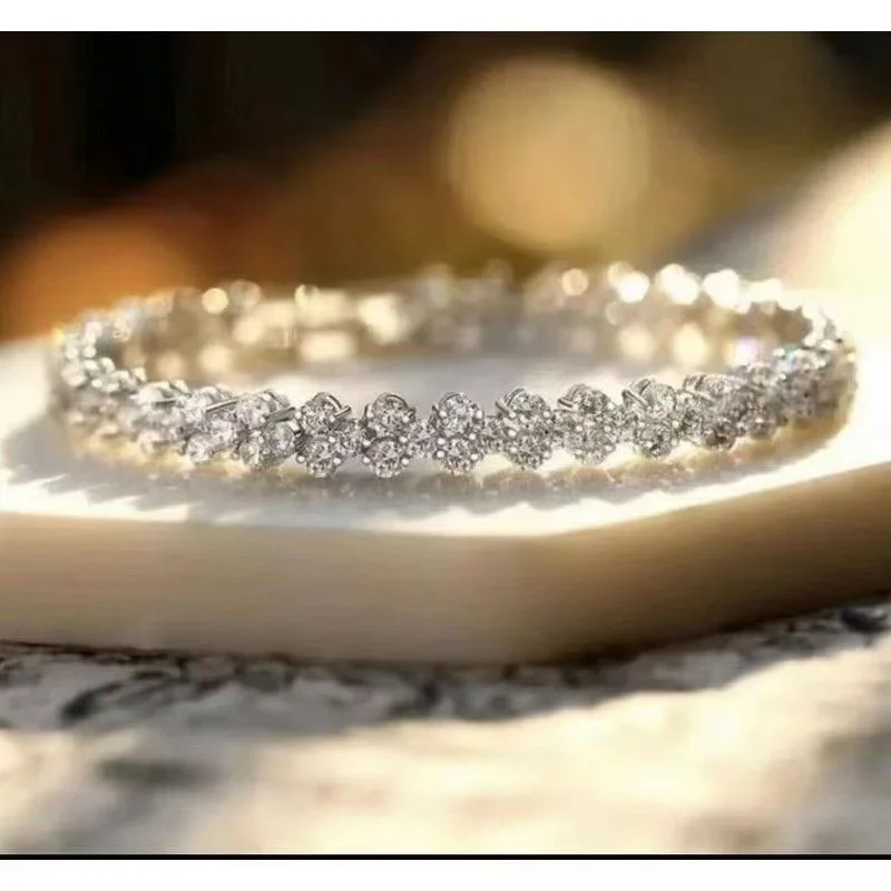 Pulsera romana con diamantes incrustados de estilo lujo ligero