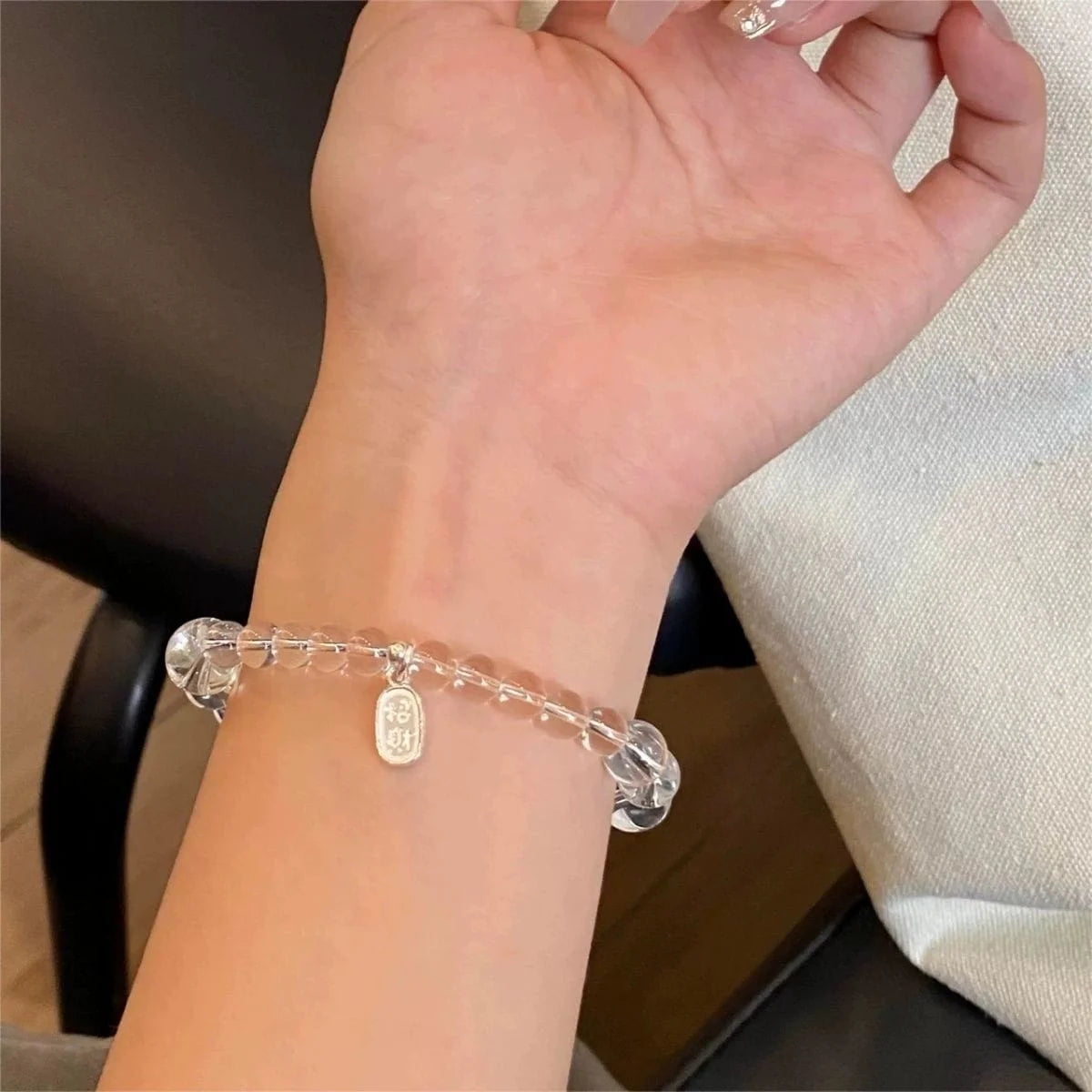 Pulsera india de cristal blanco natural que atrae la riqueza