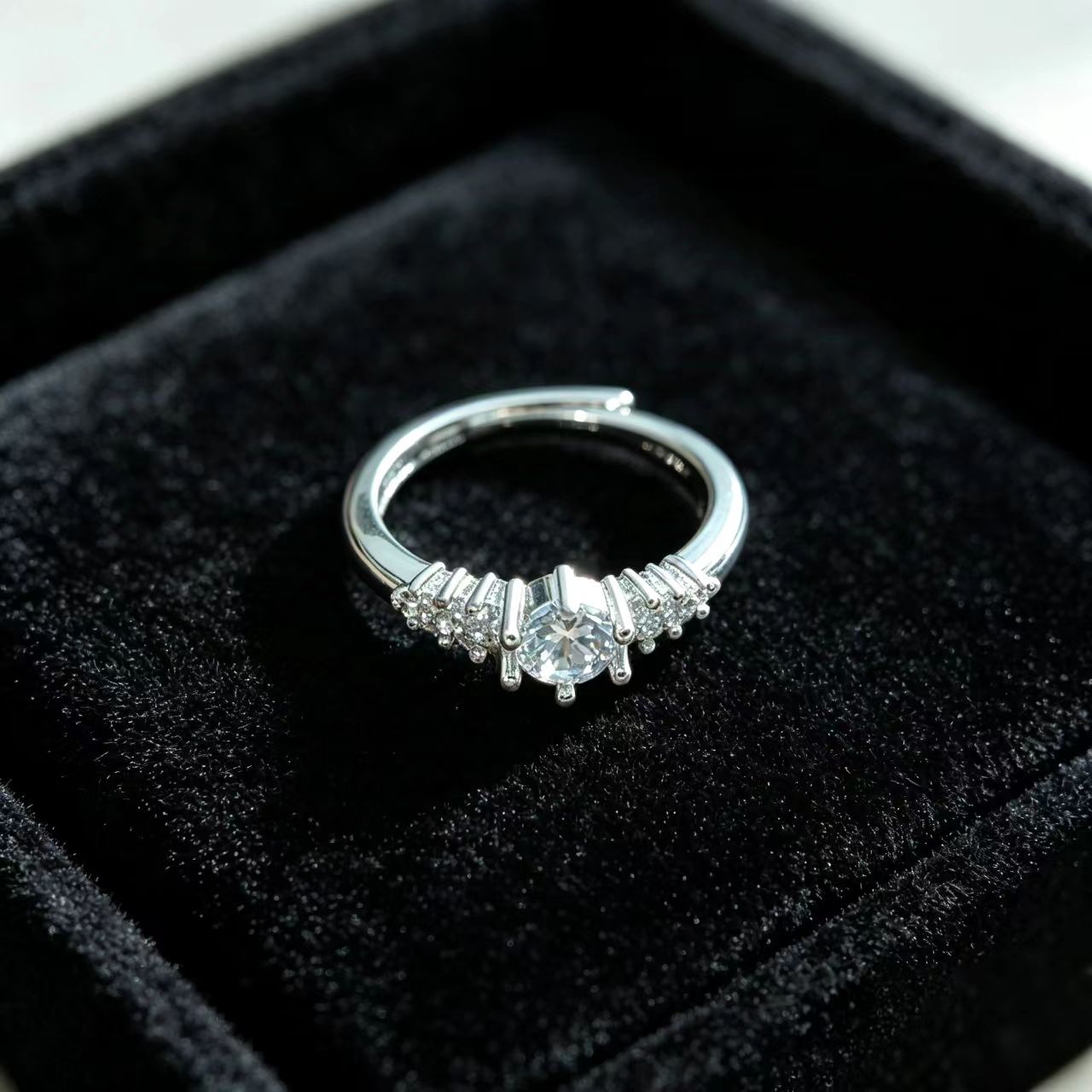 999 Silver Halo Beam Ring