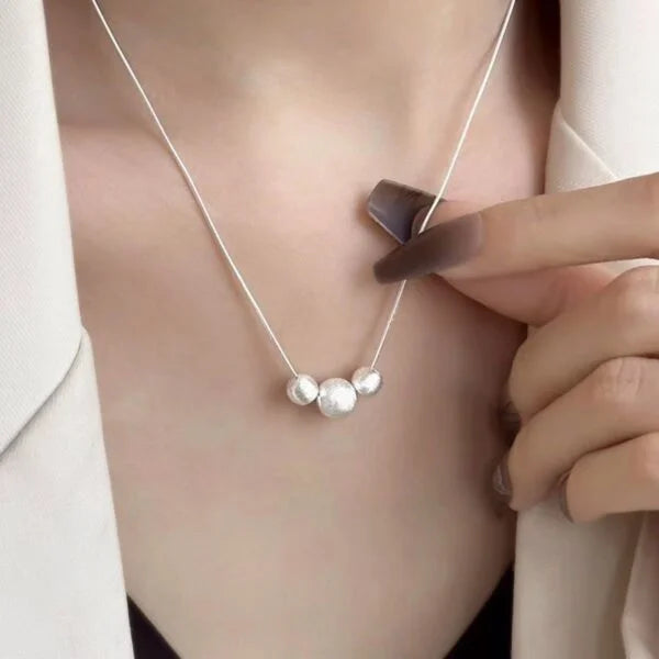Collar de plata de ley 925 con cuentas de transferencia esmeriladas