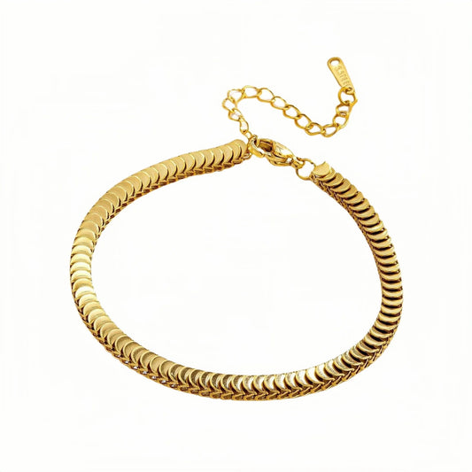 Pulsera de moda dorada con escamas de pescado