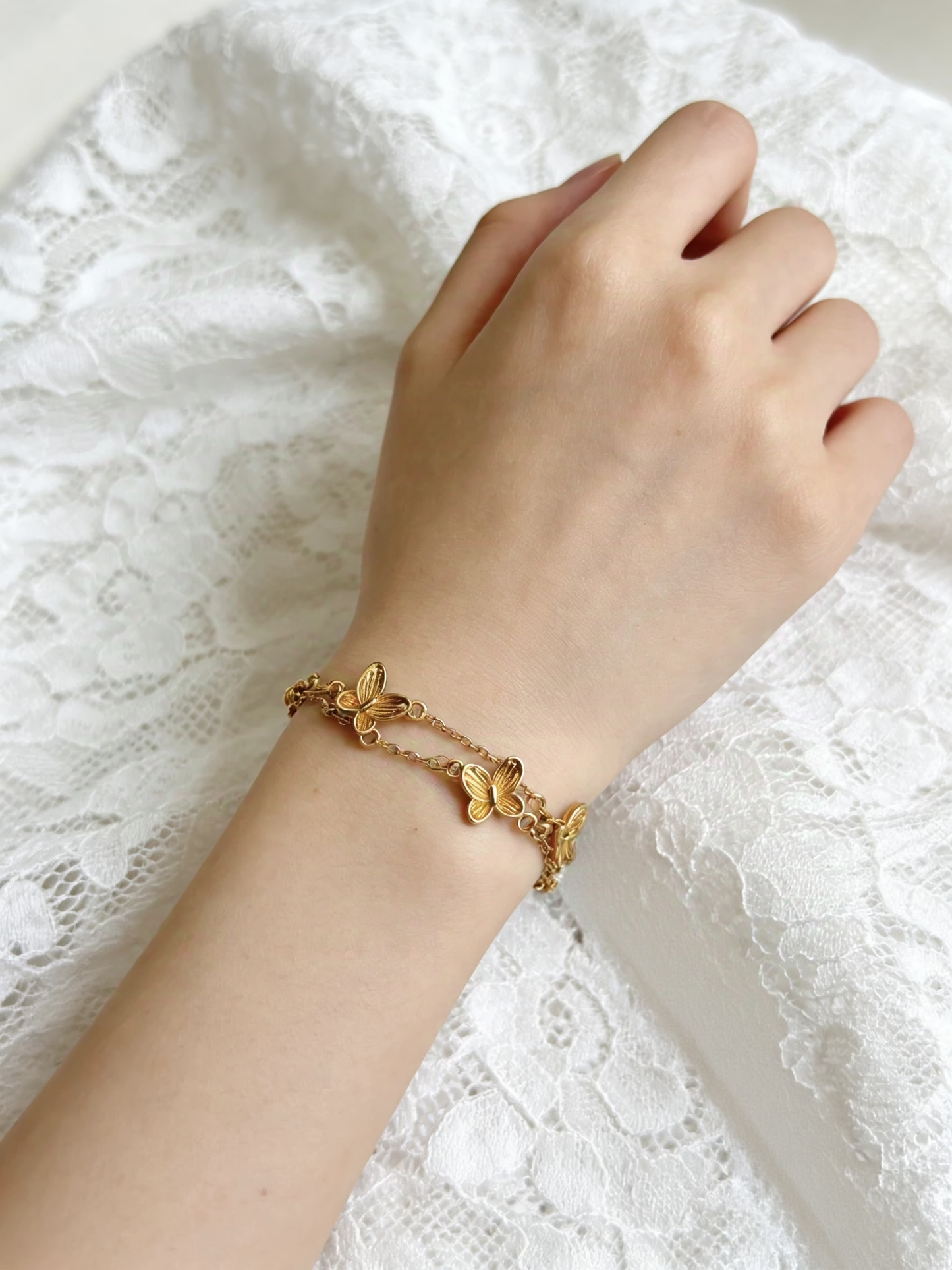 Pulsera de doble cadena de plata de ley 925 con mariposas de lujo