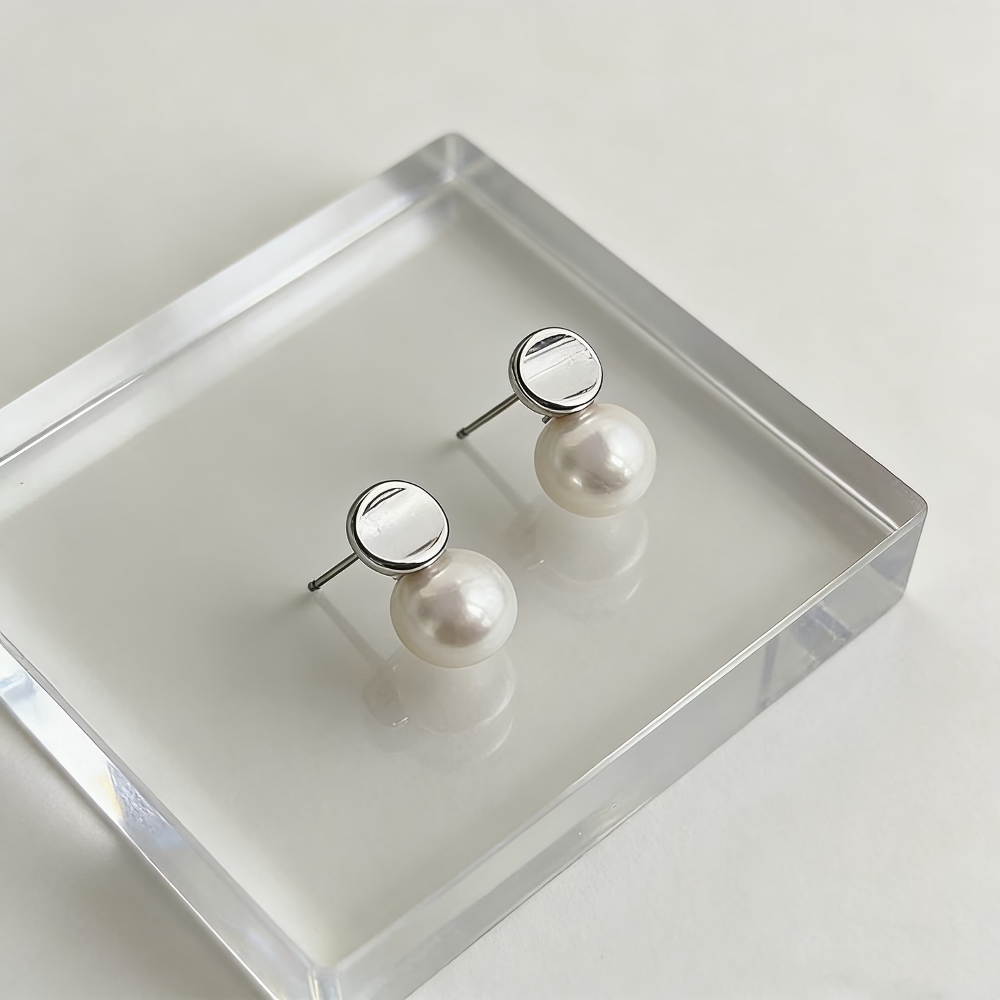Echo Pearl Earrings