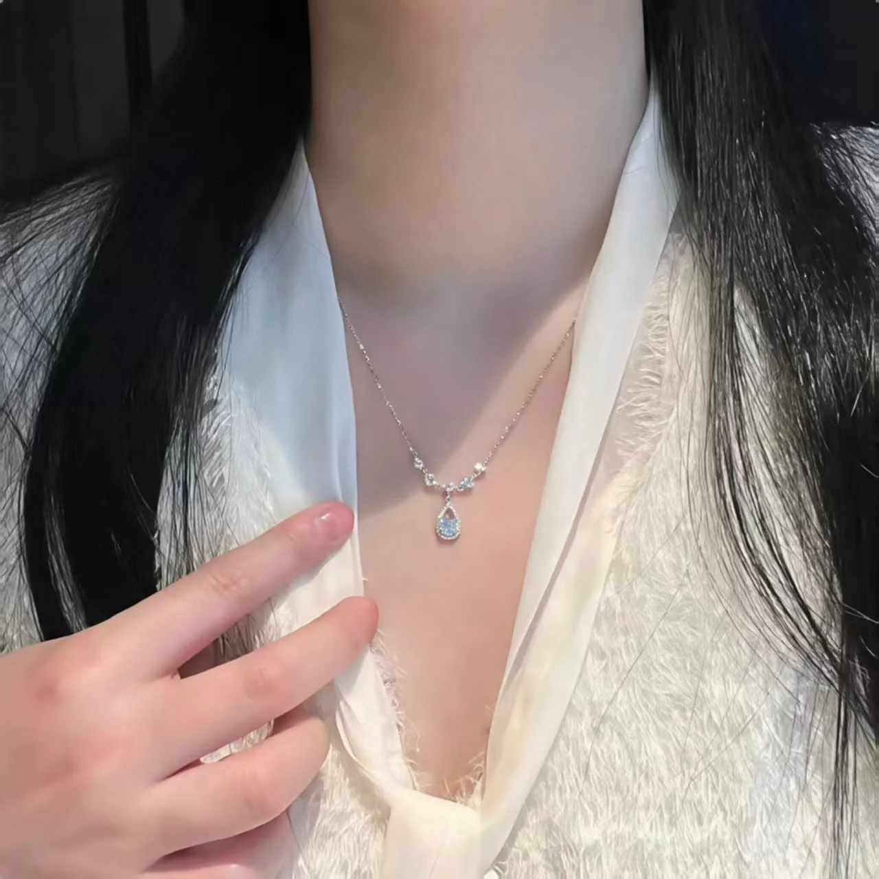 Collar de halo con lágrima aguamarina de plata de ley 925