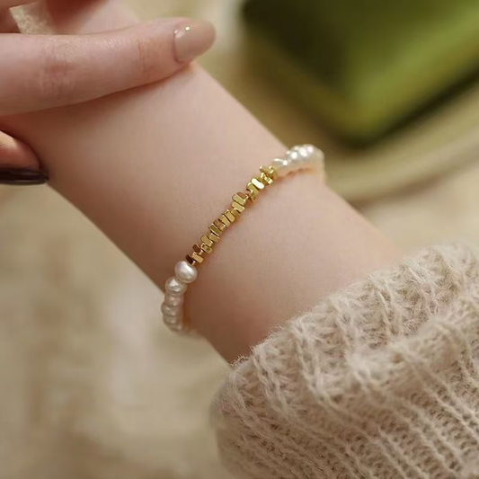 Pulsera de perlas y oro