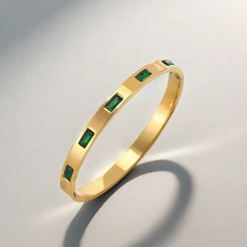 Bracelet with Green Cubic Zirconia