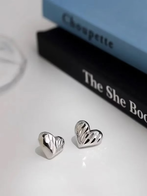 925 Sterling Silver Ripple Love Stud Earrings