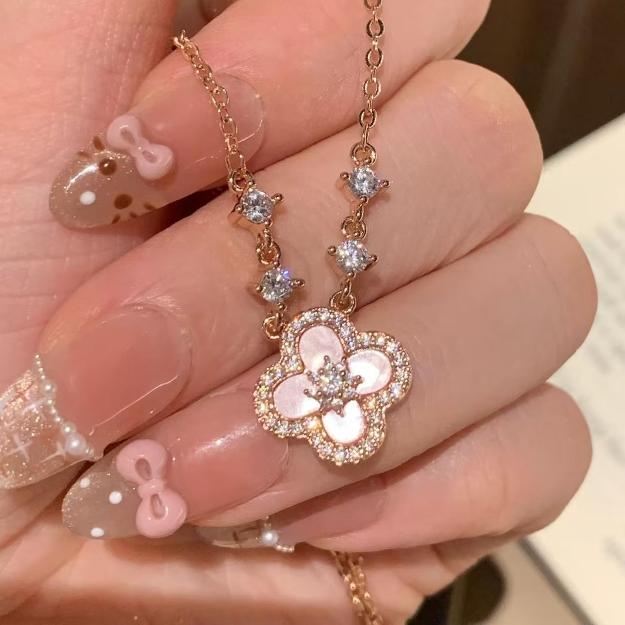 Collar de Trébol de Cuatro Hojas con Nácar Rosa de Plata Fina 925