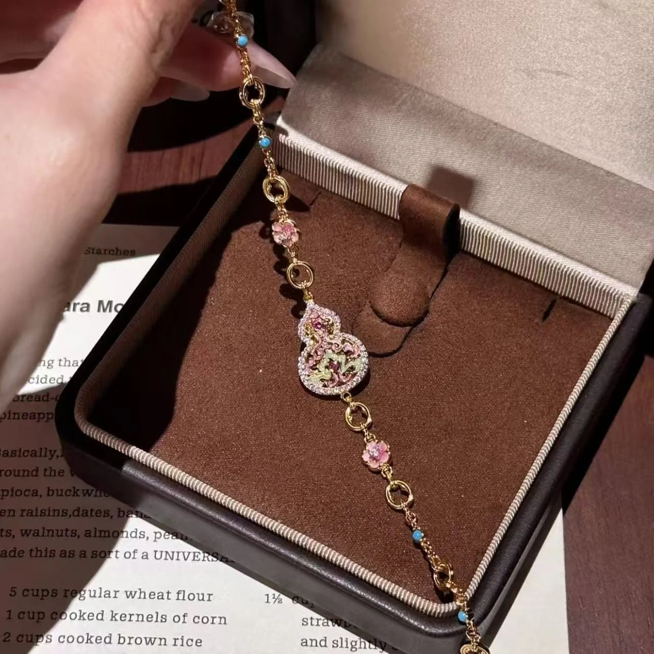 Bracelet en gemmes florales