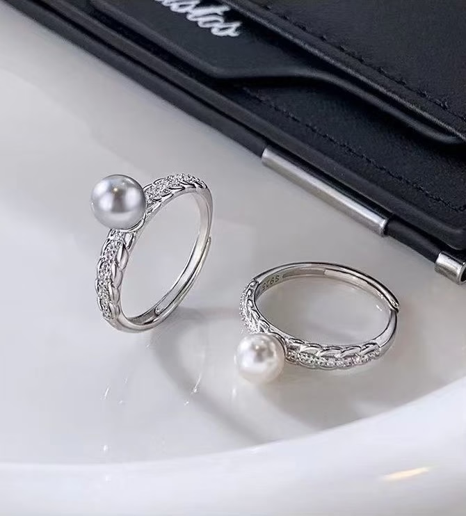 Anillo Abierto de Plata de Ley 925 con Perlas de Imitación