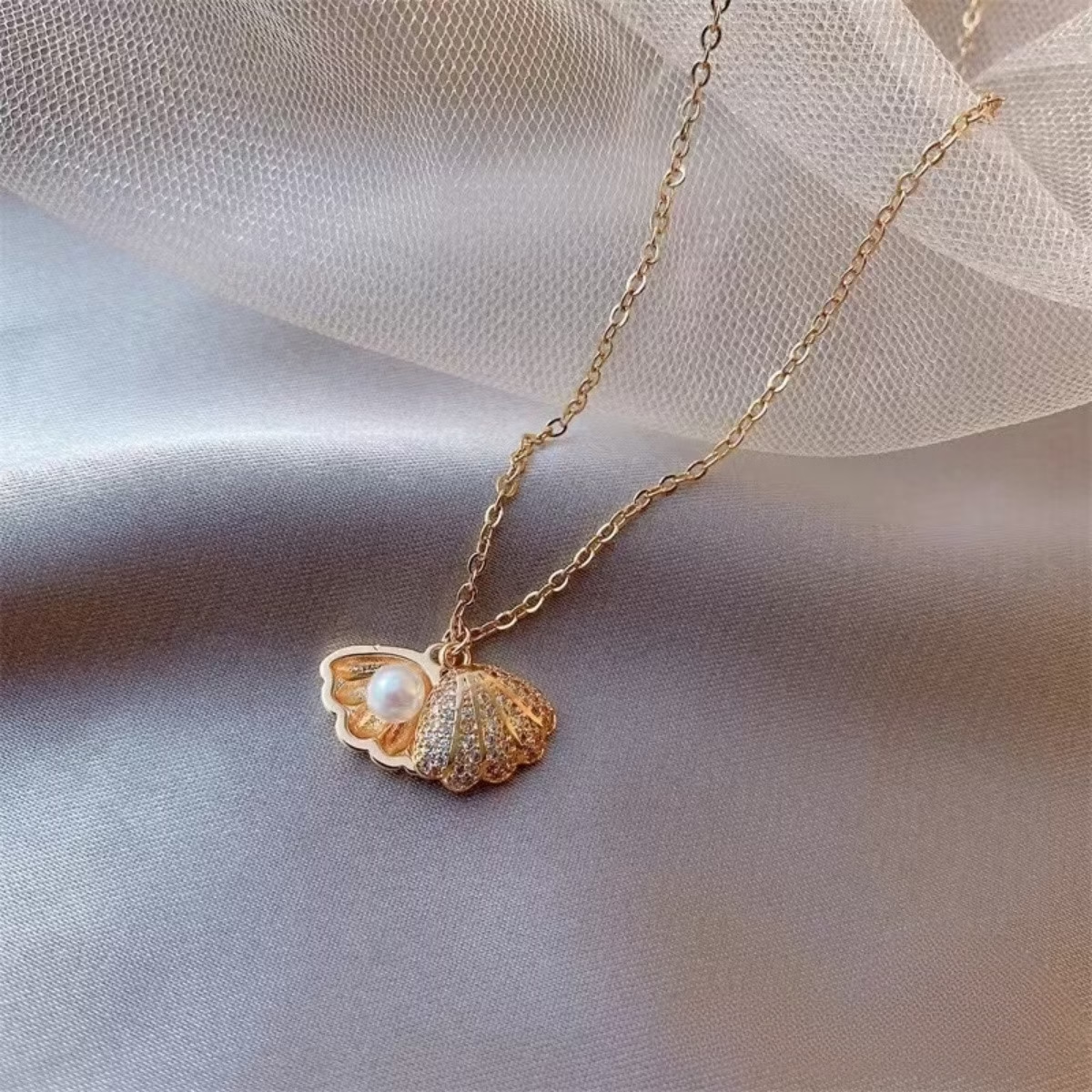 Seashell Pearl Necklace