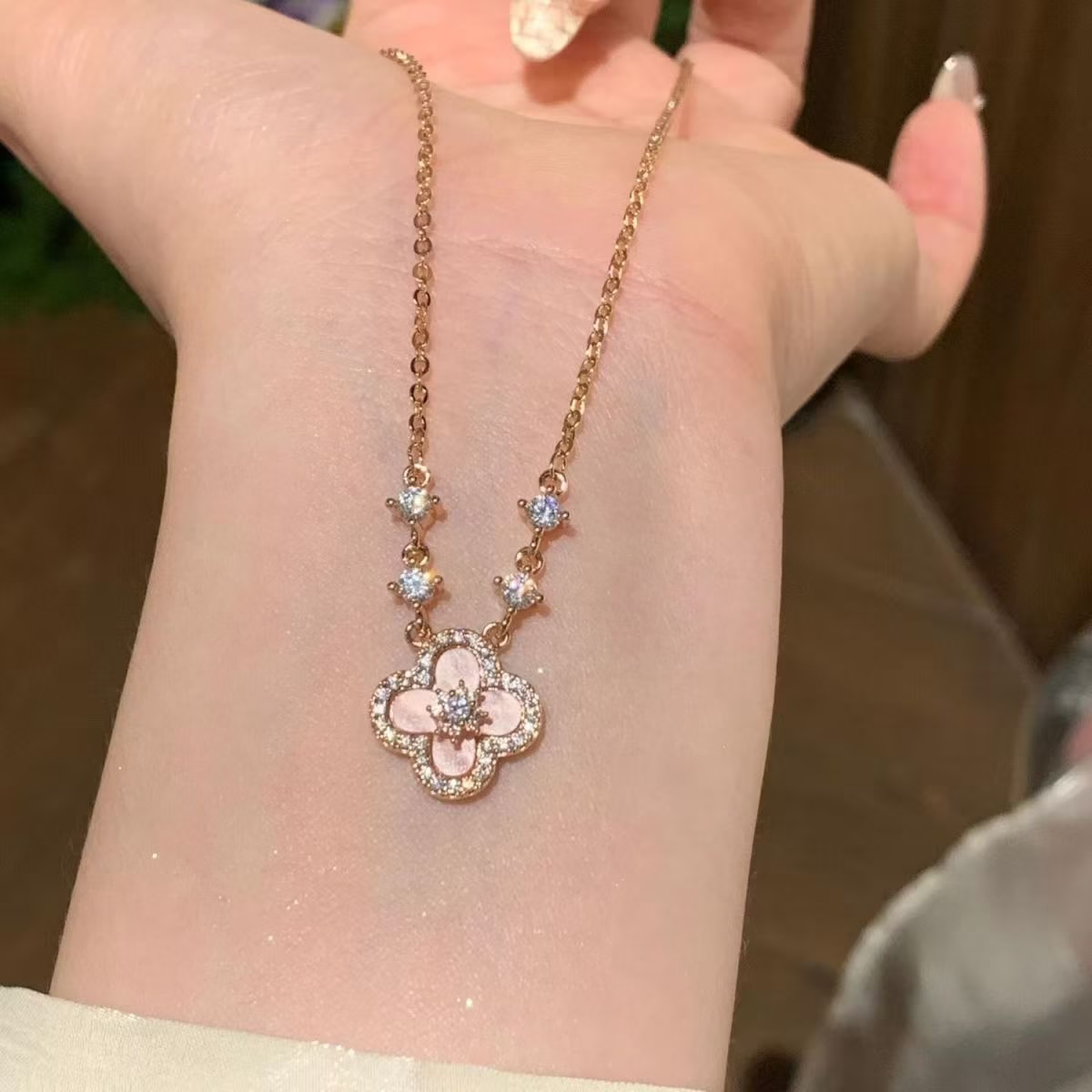Collar de Trébol de Cuatro Hojas con Nácar Rosa de Plata Fina 925