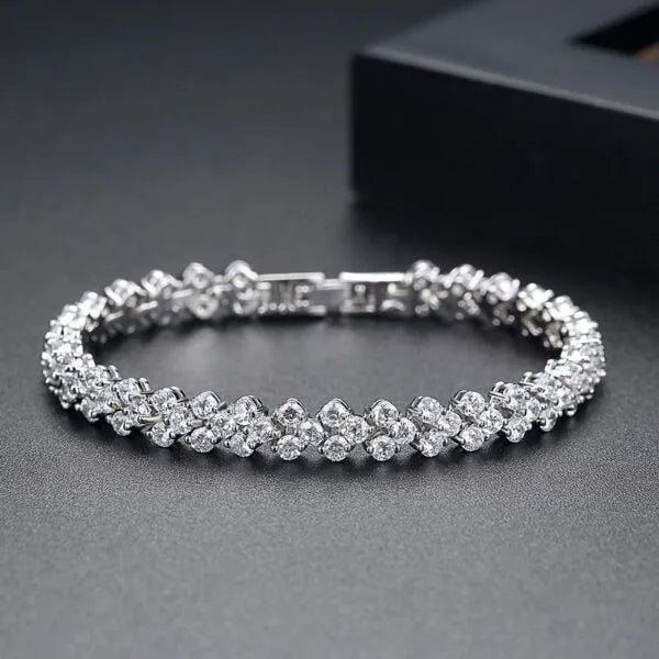 Pulsera romana con diamantes incrustados de estilo lujo ligero