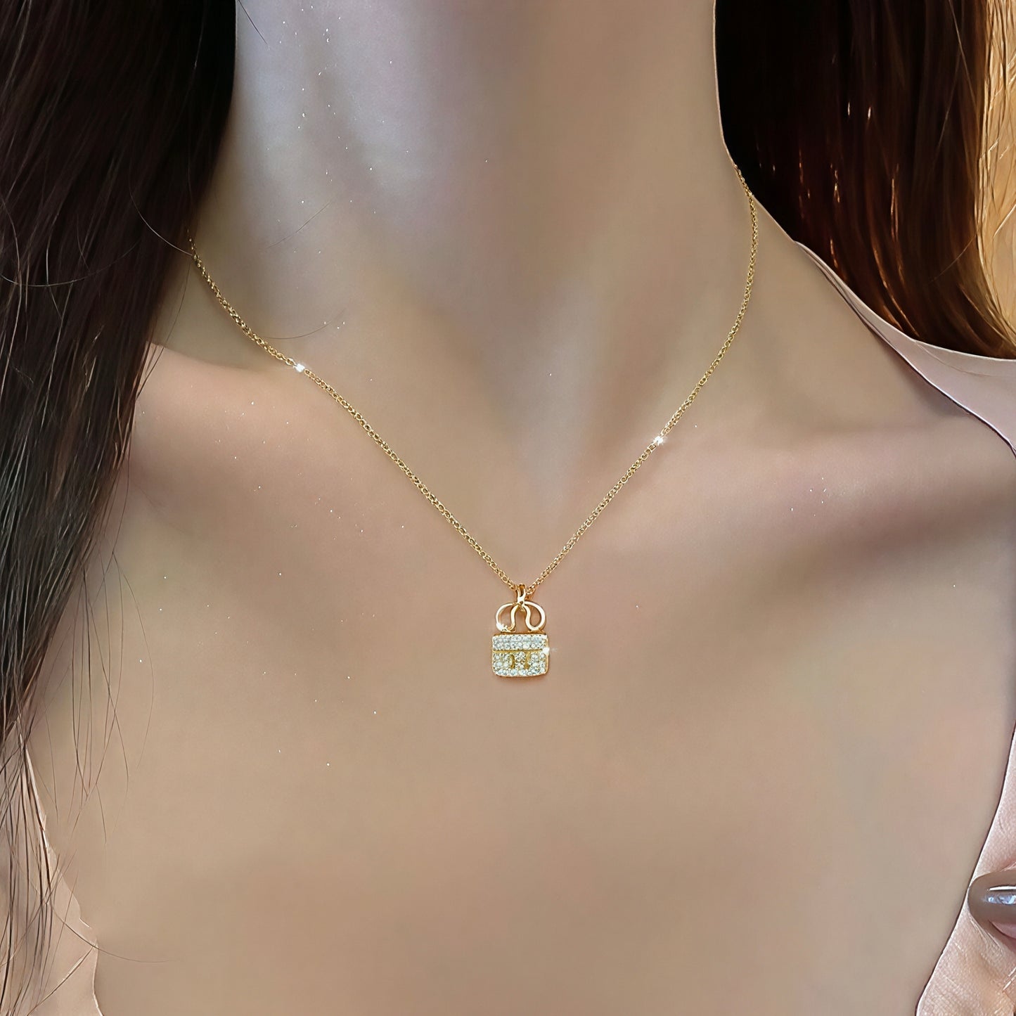 Gleam Purse Pendant Necklace