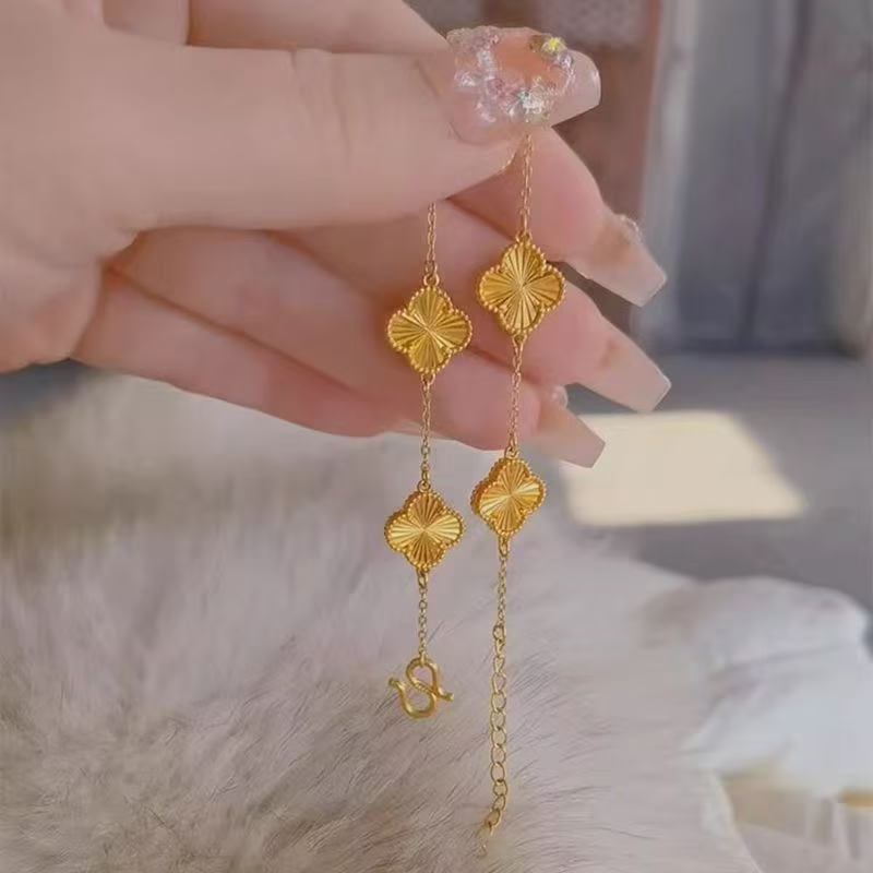 Five-Flower Gold Bracelet