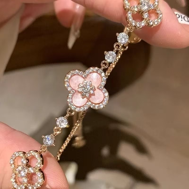 Light Luxury Blossom Bracelet