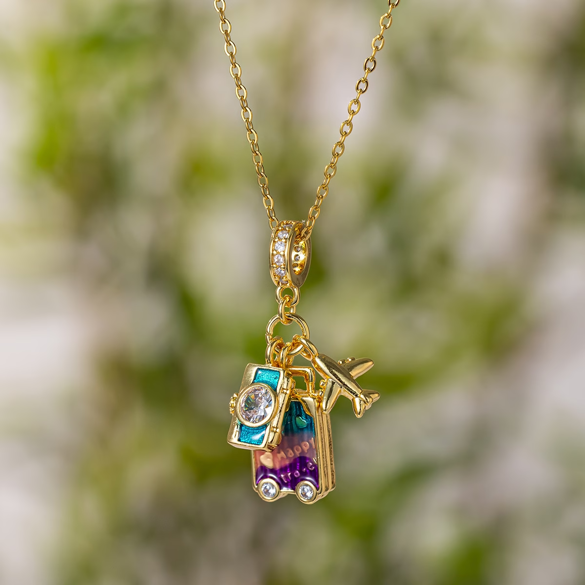 Collar de moda inspirado en el deseo de viajar