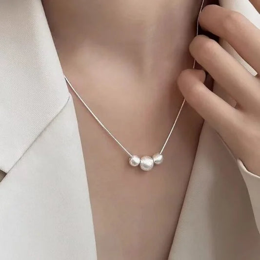 Collar de plata de ley 925 con cuentas de transferencia esmeriladas