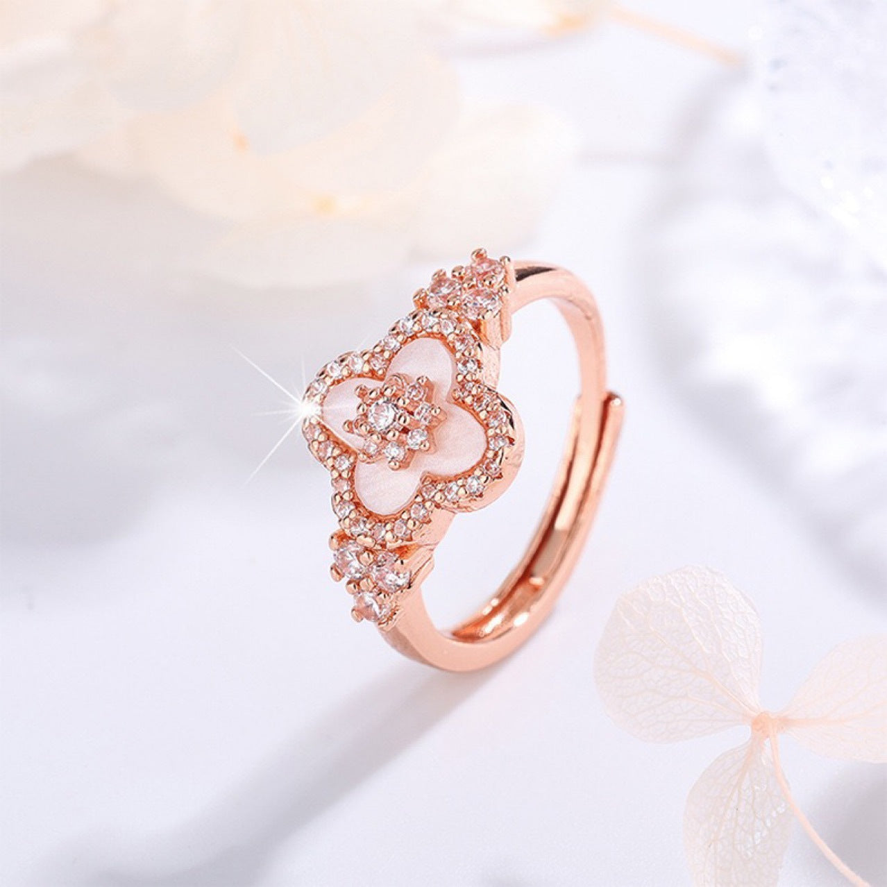 Light Luxury Blossom Ring